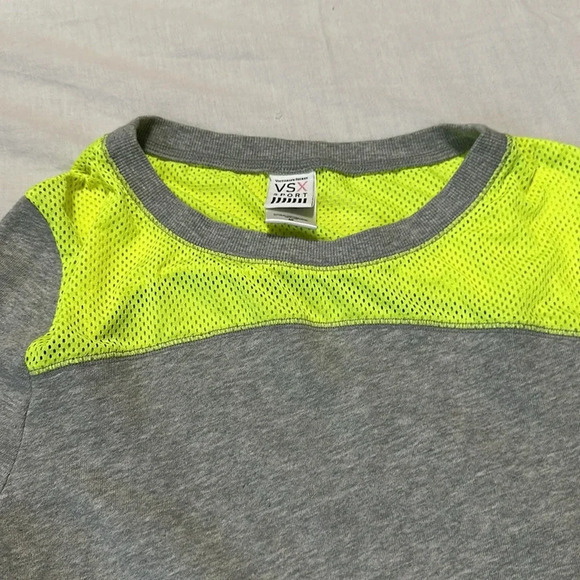 Victorias Secret Sport VSX Sweatshirt Top Small Gray Mesh Athletic Cutout Back - Picture 2 of 6